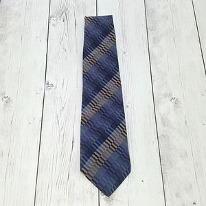 Bill Blass Mens tie. Approximately 58 inches long